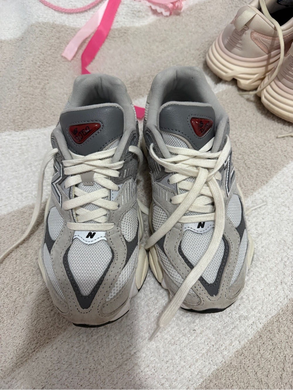 Women’s New Balance 9060s size 6 - Picture 2 of 5